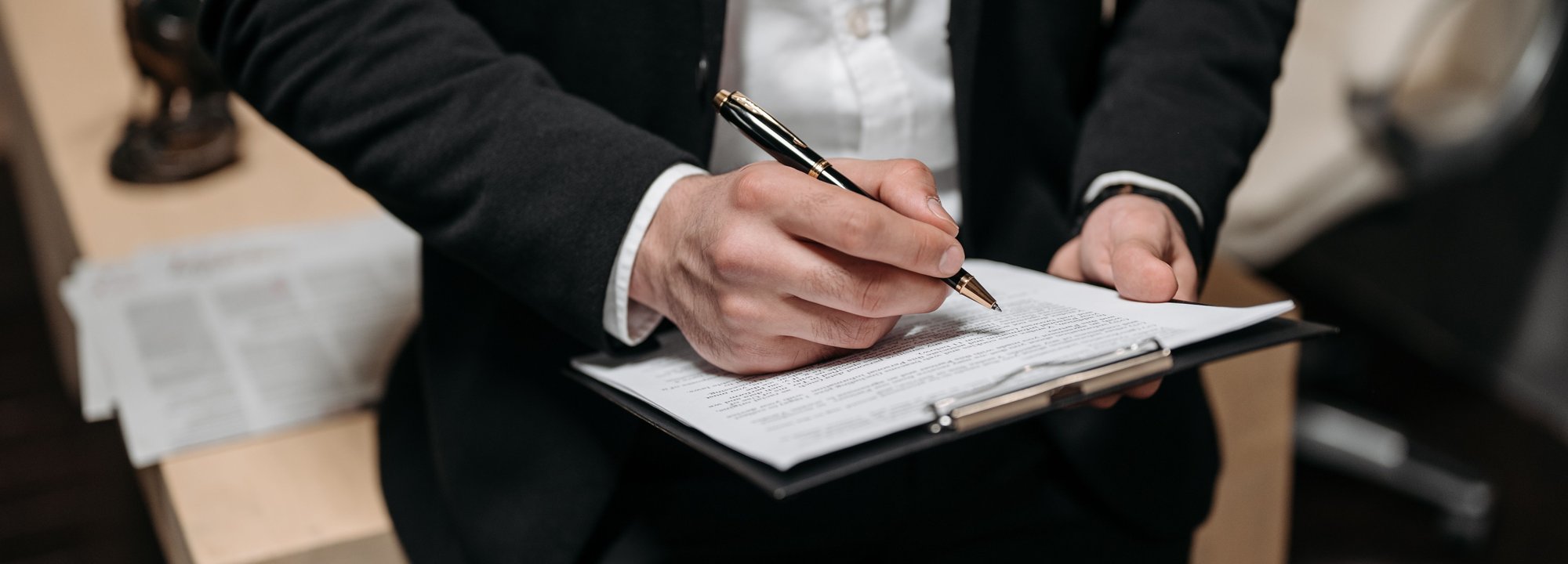 Employee Contracts - hero - crop